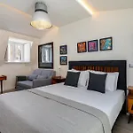 Intendente Modern Stays